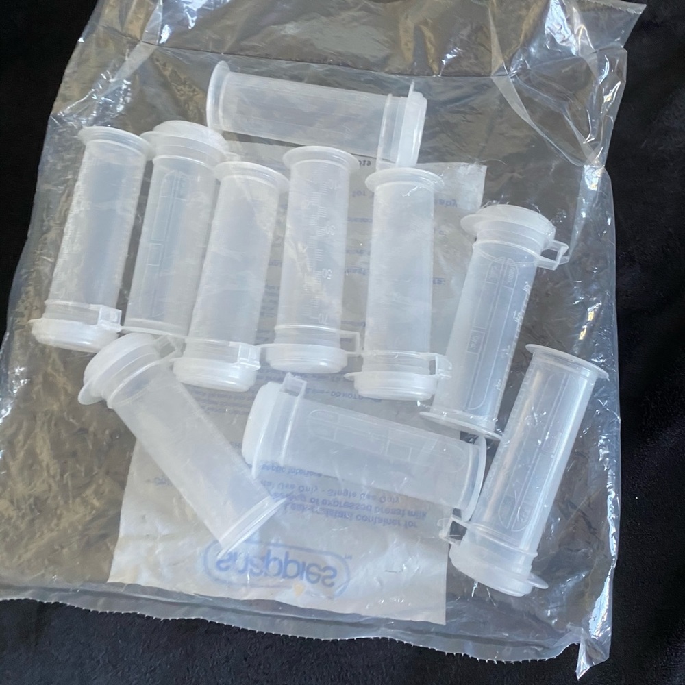 Snappies Breast Milk Containers